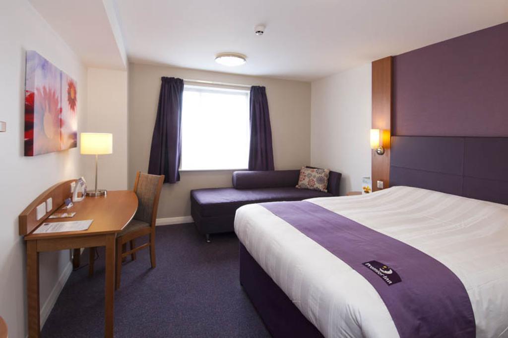 Premier Inn Portishead ブリストル エクステリア 写真