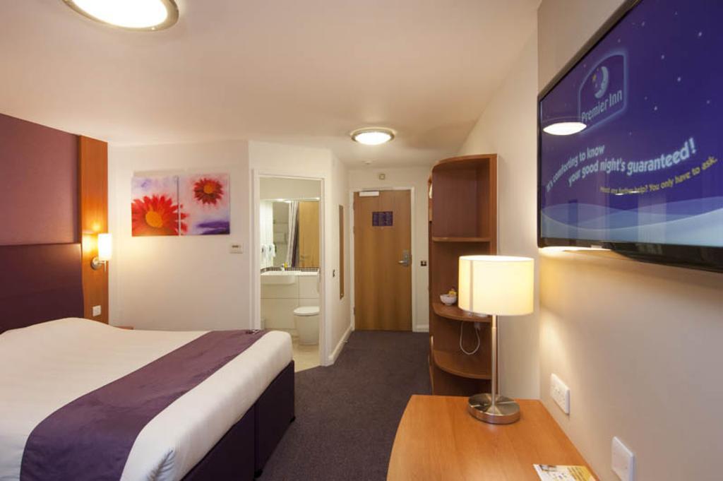 Premier Inn Portishead ブリストル エクステリア 写真