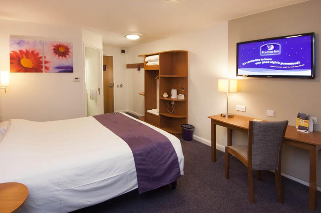 Premier Inn Portishead ブリストル エクステリア 写真