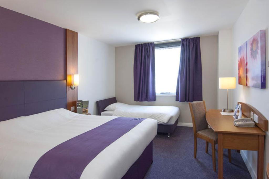 Premier Inn Portishead ブリストル エクステリア 写真