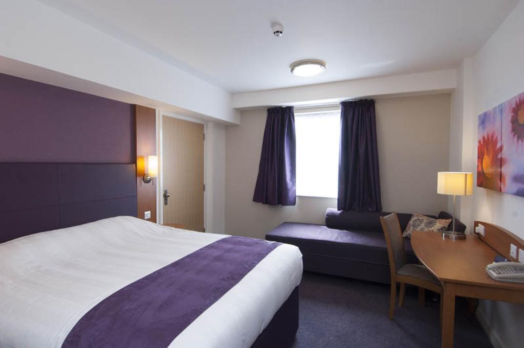 Premier Inn Portishead ブリストル エクステリア 写真