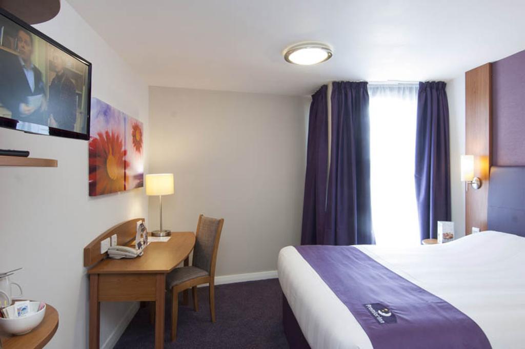 Premier Inn Portishead ブリストル エクステリア 写真