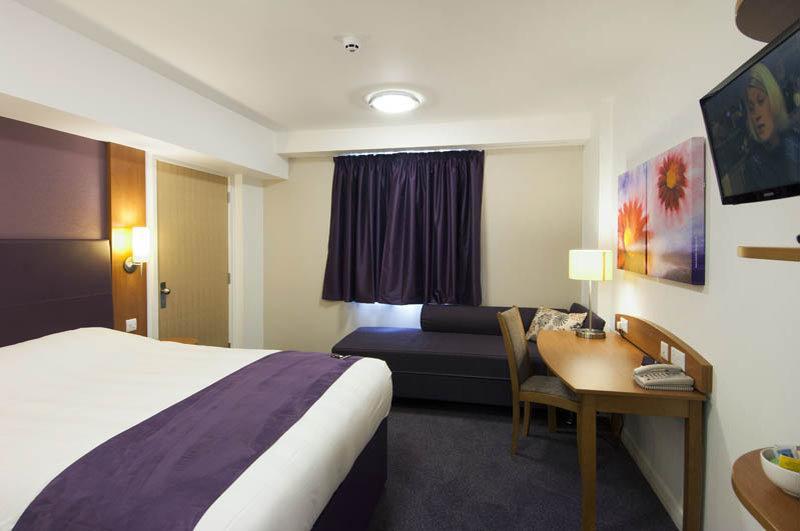 Premier Inn Portishead ブリストル エクステリア 写真